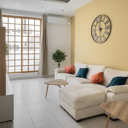 Entire Luxury Sliema Townhouse Steps From Beach Экстерьер фото