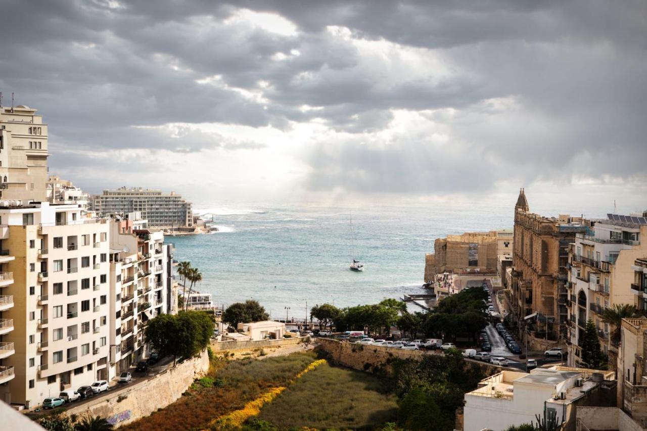 Entire Luxury Sliema Townhouse Steps From Beach Экстерьер фото