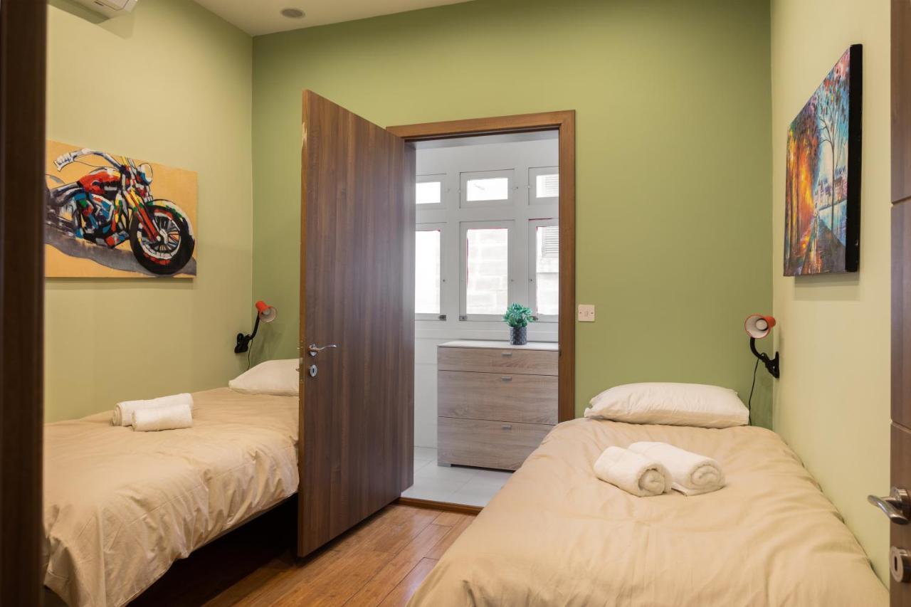 Entire Luxury Sliema Townhouse Steps From Beach Экстерьер фото